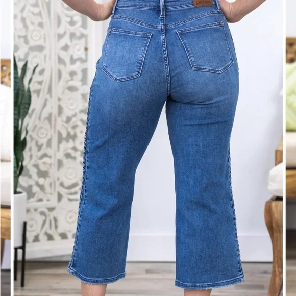 Judy Blue Forgetting You Cropped Blue Jeans with Braided side Detail 16 W - Picture 3 of 15